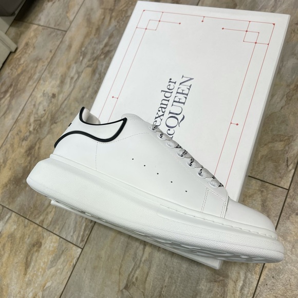 Alexander McQueen In Box (Brand New) - Picture 4 of 4